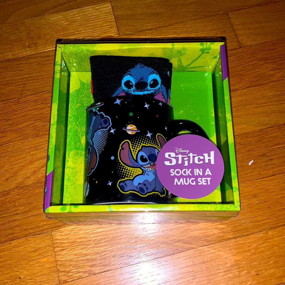 Stitch mug and socks
